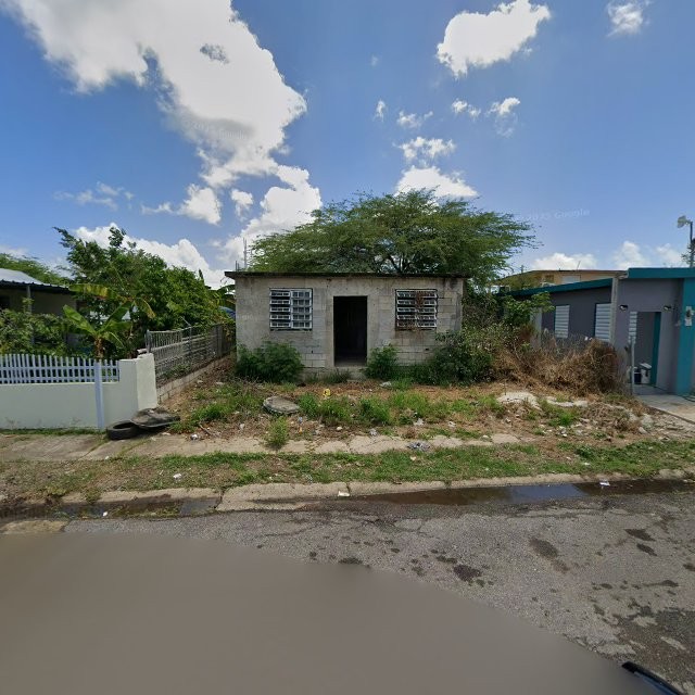 Reporte ciudadano de estorbo público en XQJF+X9C Coquí, Salinas, Puerto Rico, Salinas