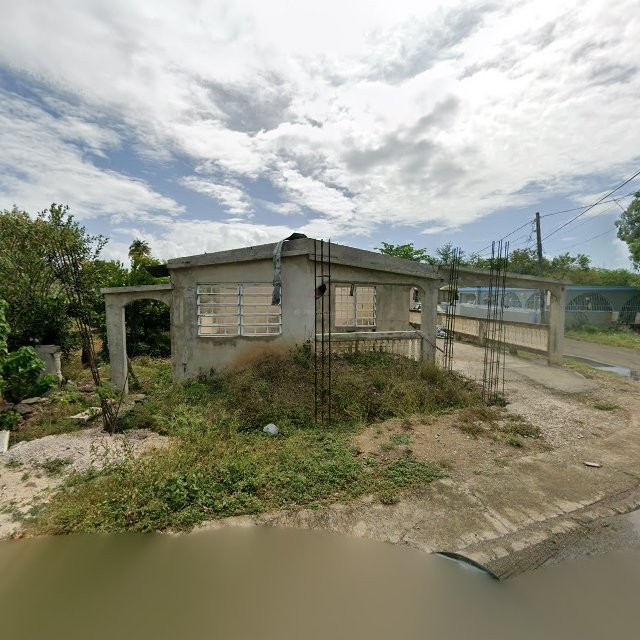 Reporte ciudadano de estorbo público en XQ9R+5G8 Coquí, Salinas, Puerto Rico, Salinas
