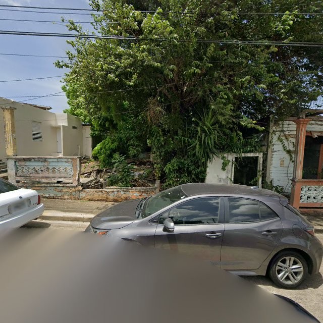 Reporte ciudadano de estorbo público en XVMJ+JV8 Guayama, Puerto Rico, Guayama