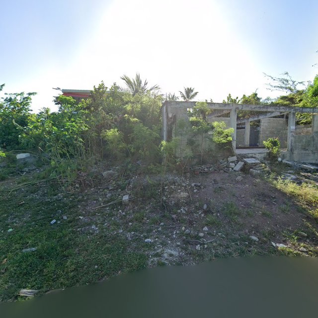 Reporte ciudadano de estorbo público en W2QX+JCQ Guánica, Puerto Rico, Guánica